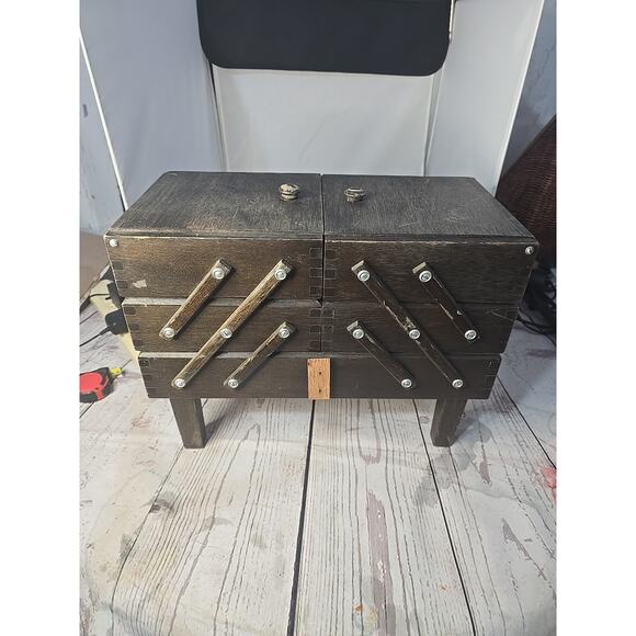 Vintage SINGER Accordion Fold Out 3 Tier Wooden Sewing Box - Picture 1 of 6